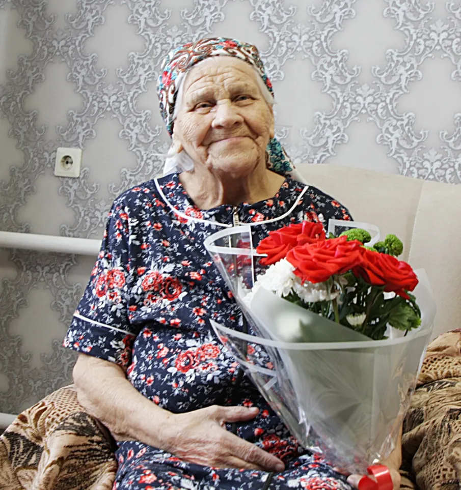 Поздравляем с 90-летним юбилеем Веру Александровну Большухину!