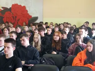 21.04.2026 года в актовом зале ГБПОУ "Сосновский агропромышленный техникум" проведена лекция по теме: «Дистанционные преступления в отношении подростков: мошенничество, вовлечение в совершение террористических актов и диверсий».