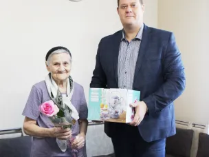 Поздравляем с 90-летним юбилеем Любовь Александровну Зыкову!