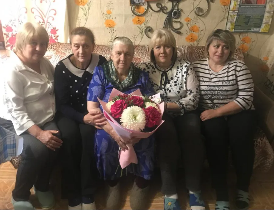 Поздравляем с 90-летним юбилеем Курнавину Анну Васильевну!